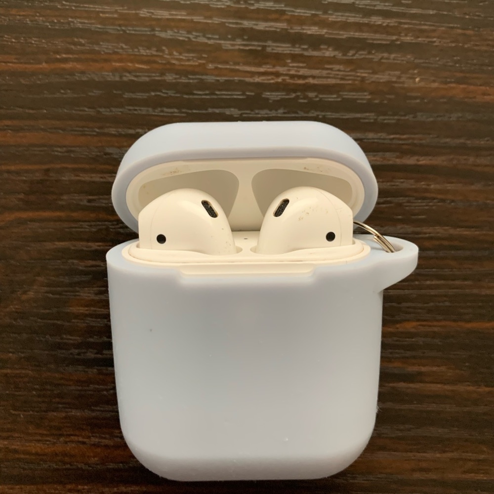 Apple AirPods Wireless Bluetooth Headphones, 2nd generation